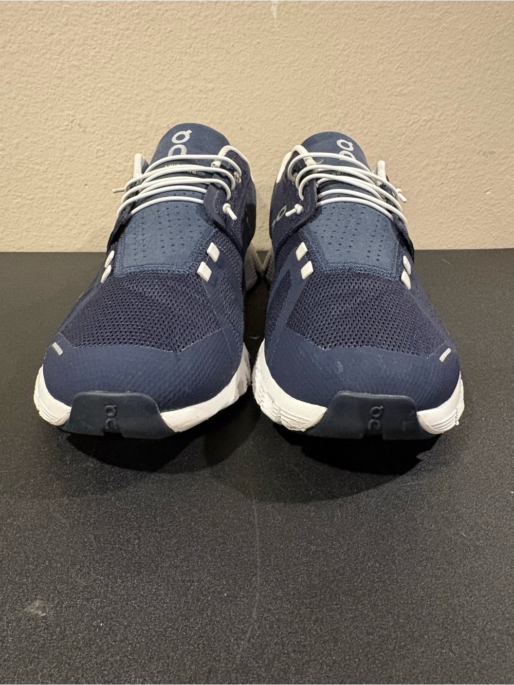 On Cloud Running Shoes Men’s 10 Navy White Cloudtec Sneakers Worn Twice - Picture 8 of 9
